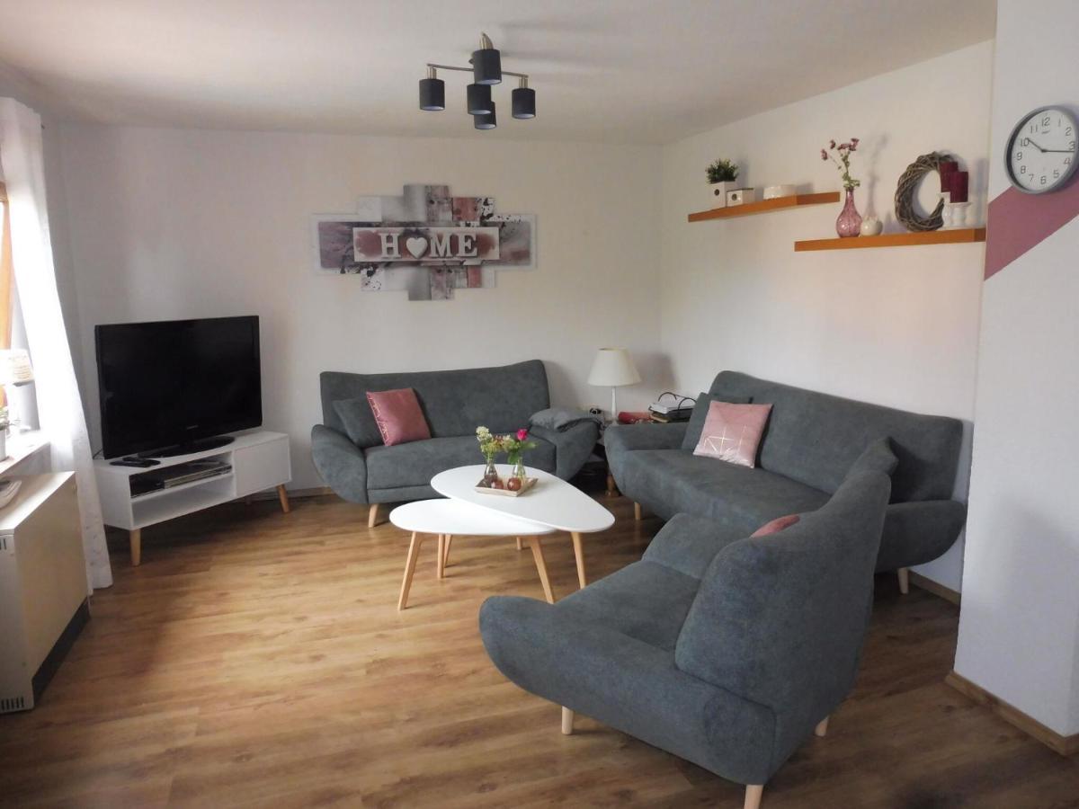 Apartment With Terrace And Pool In The Garden Pracht Kültér fotó