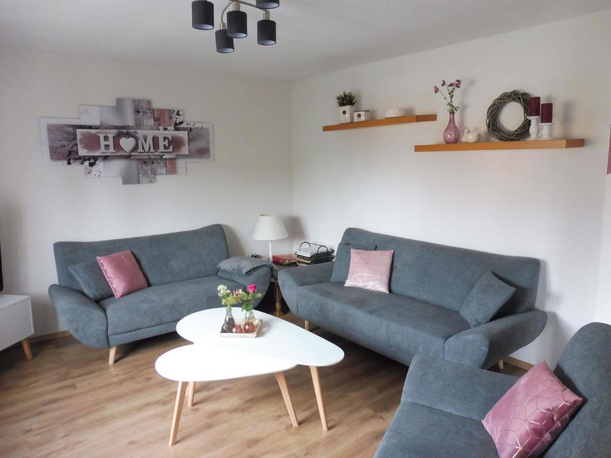 Apartment With Terrace And Pool In The Garden Pracht Kültér fotó