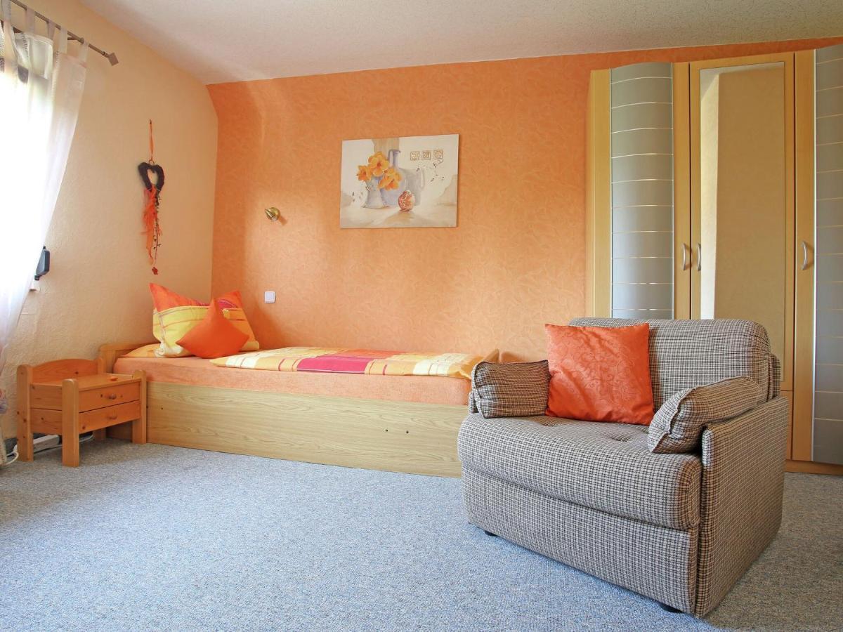 Apartment With Terrace And Pool In The Garden Pracht Kültér fotó